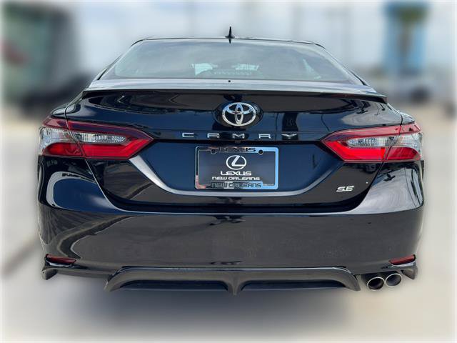 Used 2022 Toyota Camry SE FWD image 6