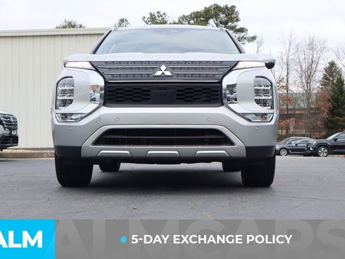 Used 2024 Mitsubishi Outlander SE image 4