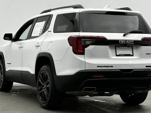 Used 2023 GMC Acadia SLE w/ Driver Convenience Package image 5