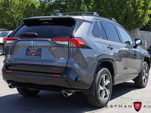 Used 2022 Toyota RAV4 SE w/ Weather & Moonroof Package AWD/4WD image 17