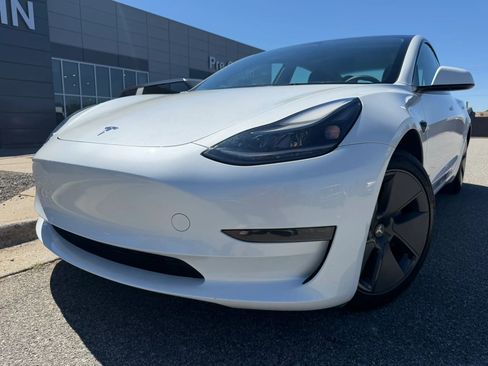 Used 2023 Tesla Model 3 Standard Range RWD image 1