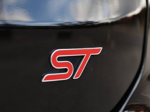 Used 2021 Ford Edge ST image 9