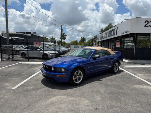 Used 2005 Ford Mustang GT RWD image 1