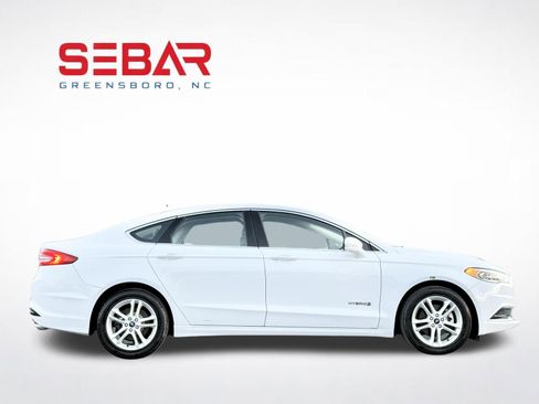 Used 2018 Ford Fusion SE w/ Equipment Group 602A FWD image 5