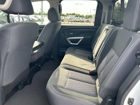 Used 2022 Nissan Titan SV RWD image 19