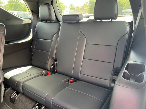 New 2027 Chevrolet Traverse LT FWD image 11