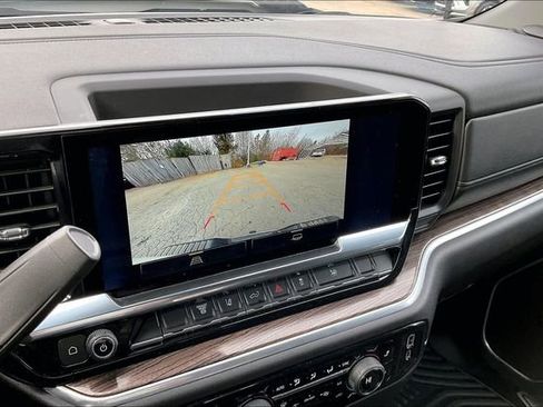 Used 2025 Chevrolet Silverado 2500 LT w/ Convenience Package image 11