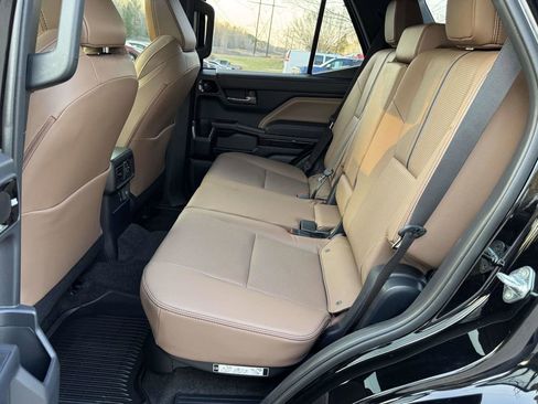 Used 2025 Toyota 4Runner Limited image 18