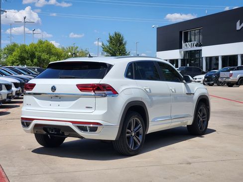 Used 2022 Volkswagen Atlas Cross Sport SEL R-Line AWD/4WD image 4