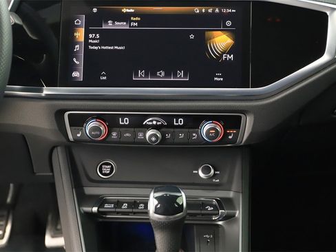 Certified 2025 Audi Q3 2.0T Premium Plus w/ Premium Plus Package image 20