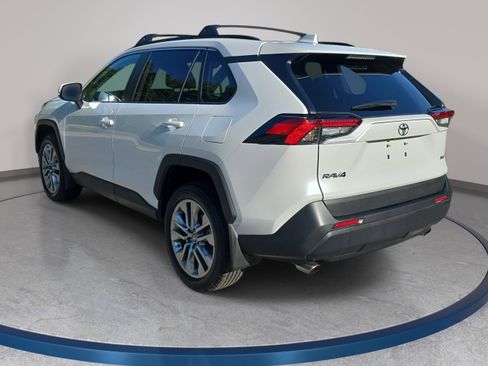 Used 2025 Toyota RAV4 XLE Premium FWD image 7