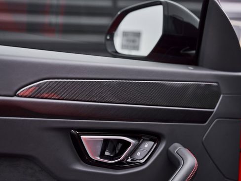 Used 2021 Lamborghini Urus image 34