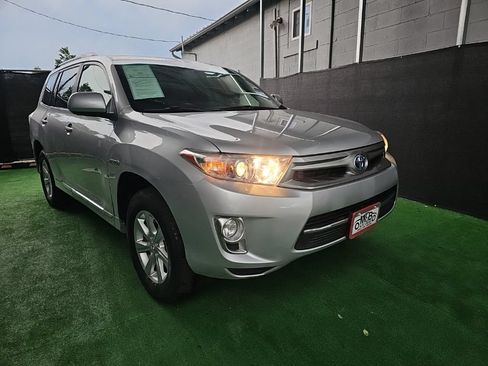 Used 2013 Toyota Highlander 4WD Hybrid image 2