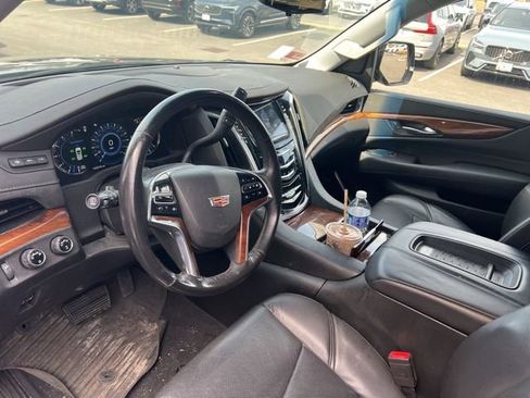 Used 2017 Cadillac Escalade Premium Luxury image 9