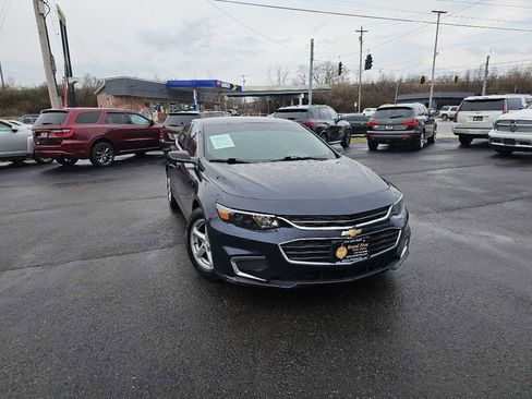 Used 2017 Chevrolet Malibu LS image 4
