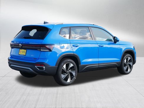 New 2025 Volkswagen Taos SE image 3