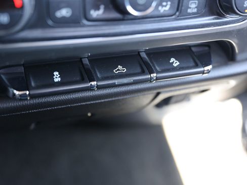 Used 2017 Chevrolet Silverado 1500 LT w/ All Star Edition image 31