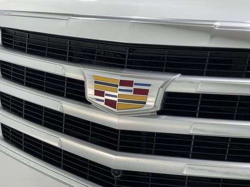 Used 2019 Cadillac Escalade Premium Luxury image 40