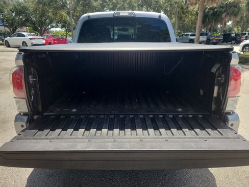 Used 2017 Toyota Tacoma Limited w/ Tow Package RWD image 8