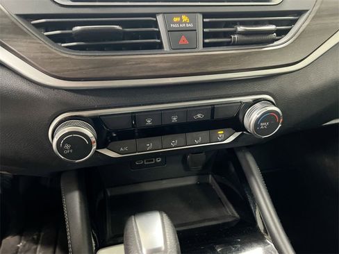 Used 2023 Nissan Altima 2.5 SV image 16