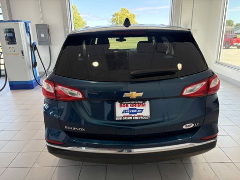 Used 2019 Chevrolet Equinox LT w/ Driver Convenience Package image 4