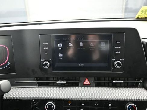 Used 2025 Kia Sportage LX image 23