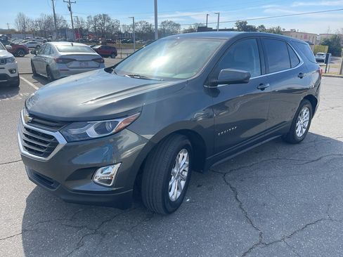 Used 2020 Chevrolet Equinox LT image 3