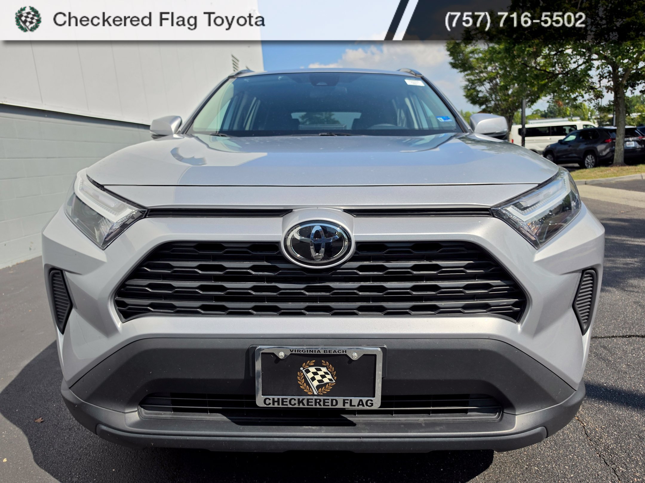 Used 2025 Toyota RAV4 XLE FWD image 8