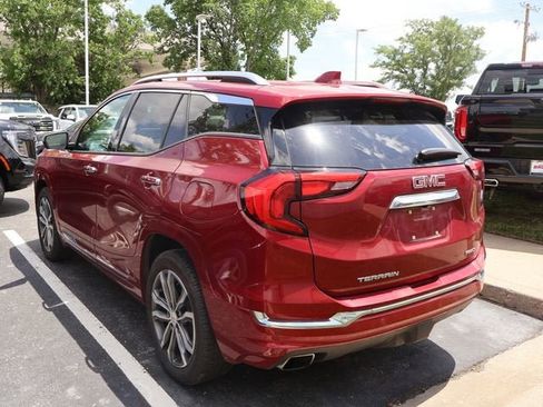 Used 2019 GMC Terrain Denali w/ Advanced Safety Package AWD/4WD image 9