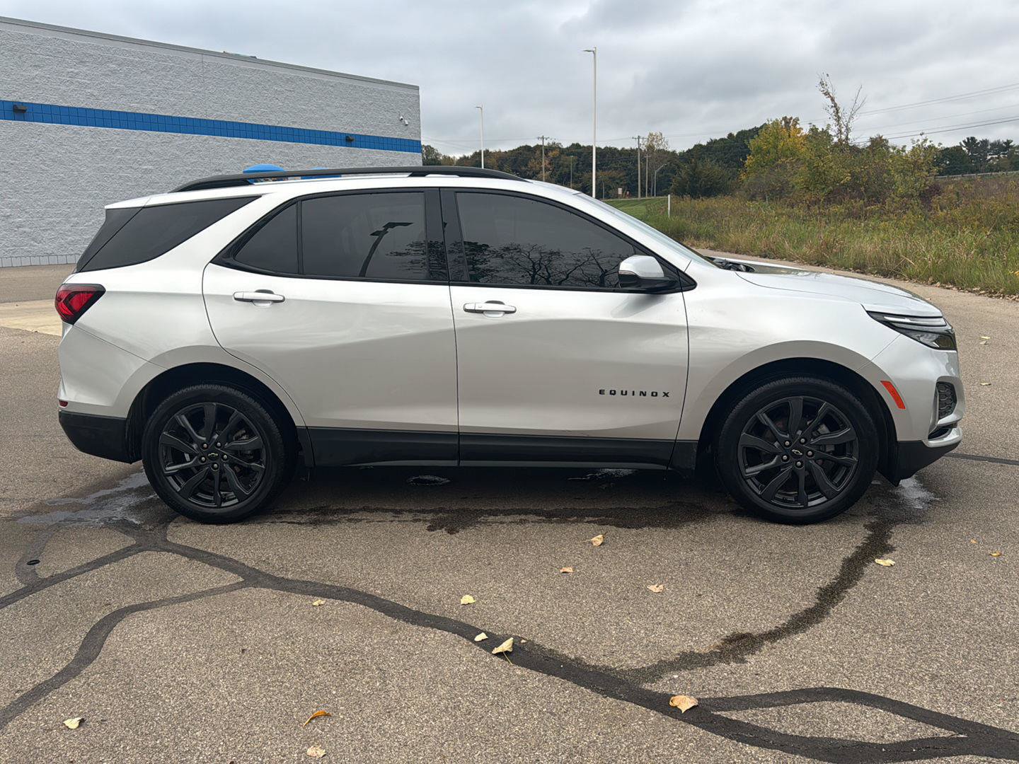 Used 2022 Chevrolet Equinox RS w/ RS Leather Package FWD image 6