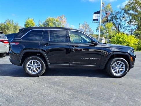 New 2025 Jeep Grand Cherokee 4WD image 3