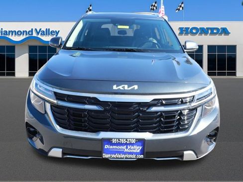 Used 2025 Kia Seltos S image 2