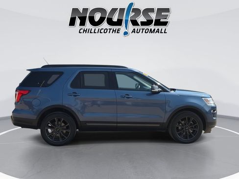 Used 2018 Ford Explorer XLT w/ Equipment Group 202A AWD/4WD image 9