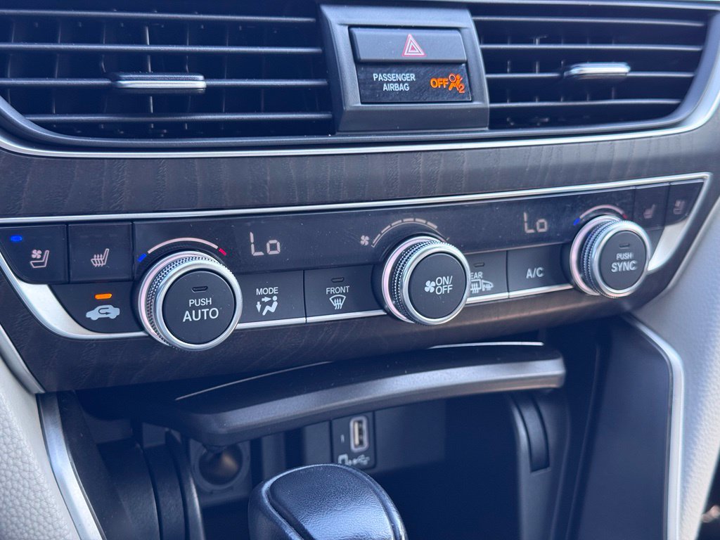Used 2018 Honda Accord Touring image 11