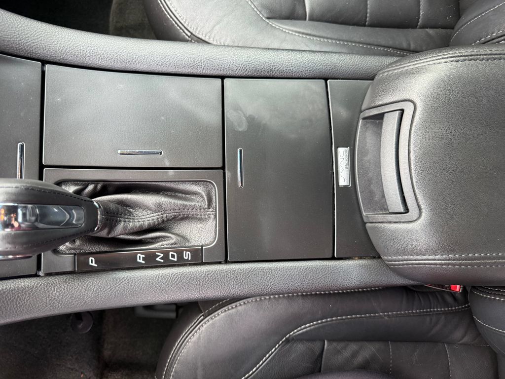 Used 2014 Ford Taurus SEL w/ Equipment Group 201A FWD image 34