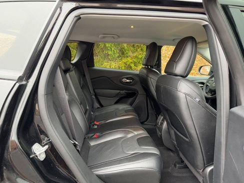 Used 2023 Jeep Cherokee Altitude Lux image 10