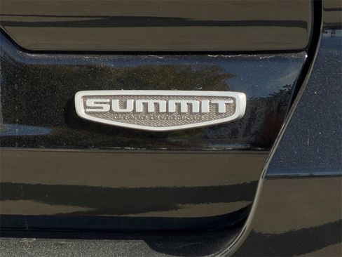 New 2025 Jeep Grand Cherokee Summit image 7