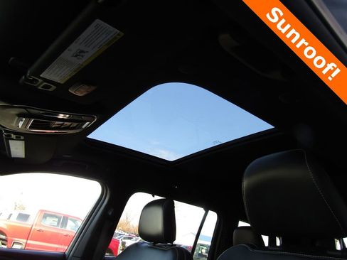 Used 2024 Jeep Grand Cherokee L Limited w/ Luxury Tech Group II image 9