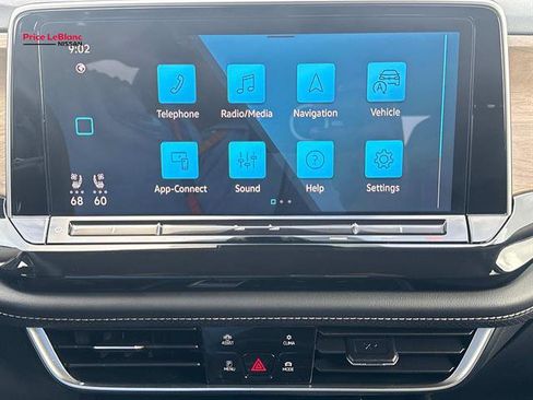 Used 2025 Volkswagen Atlas SE FWD image 24