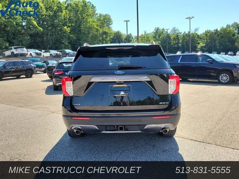 Used 2022 Ford Explorer XLT w/ Equipment Group 202A AWD/4WD image 4