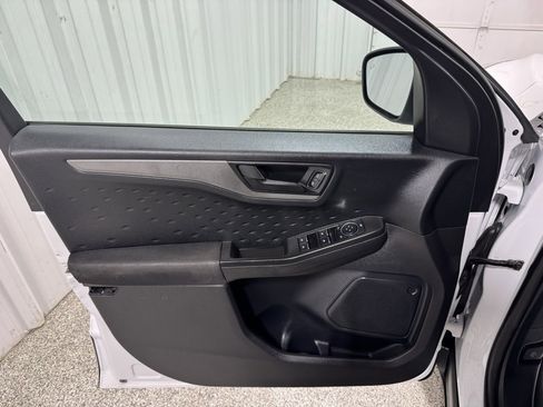 Used 2020 Ford Escape S image 12