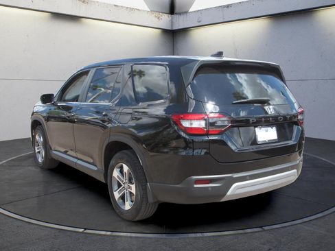 Certified 2024 Honda Pilot EX-L image 6