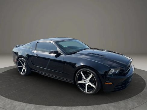 Used 2013 Ford Mustang GT RWD image 7