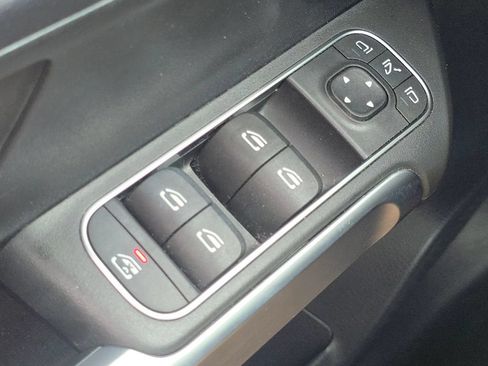 Used 2022 Mercedes-Benz GLB 250 4MATIC image 27