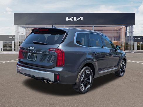 Certified 2023 Kia Telluride S w/ S Sunroof Package AWD/4WD image 4