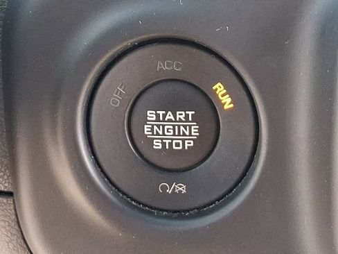 Used 2021 Jeep Wrangler Unlimited Sahara w/ Cold Weather Group AWD/4WD image 14
