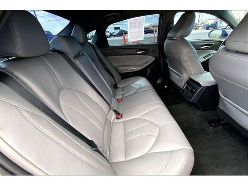 Used 2021 Toyota Avalon XLE FWD image 28