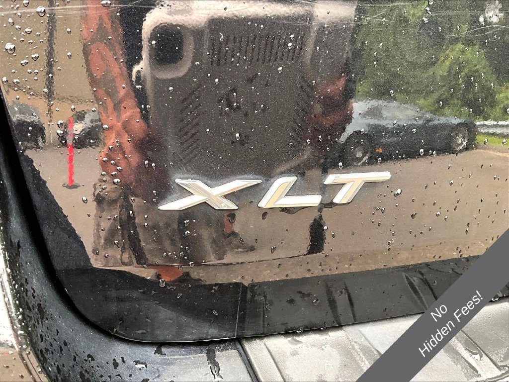 Used 2023 Ford Explorer XLT w/ Equipment Group 202A RWD image 8