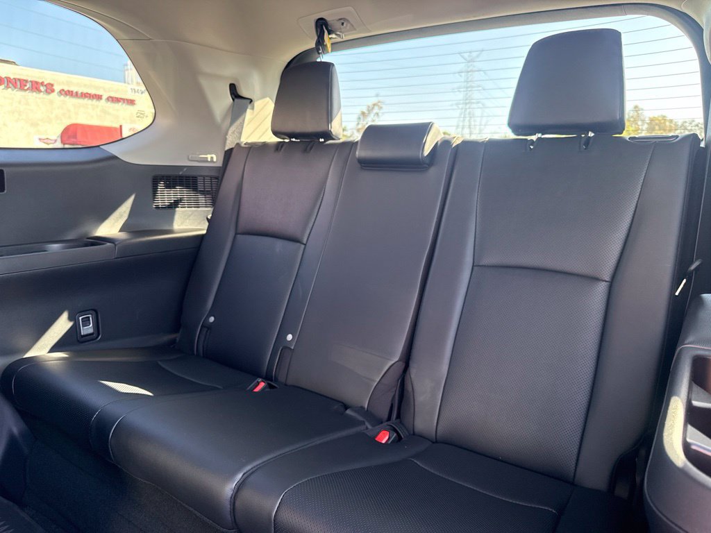 Certified 2025 Toyota Grand Highlander FWD image 33