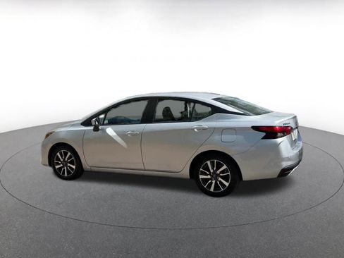 Used 2025 Nissan Versa SV image 10